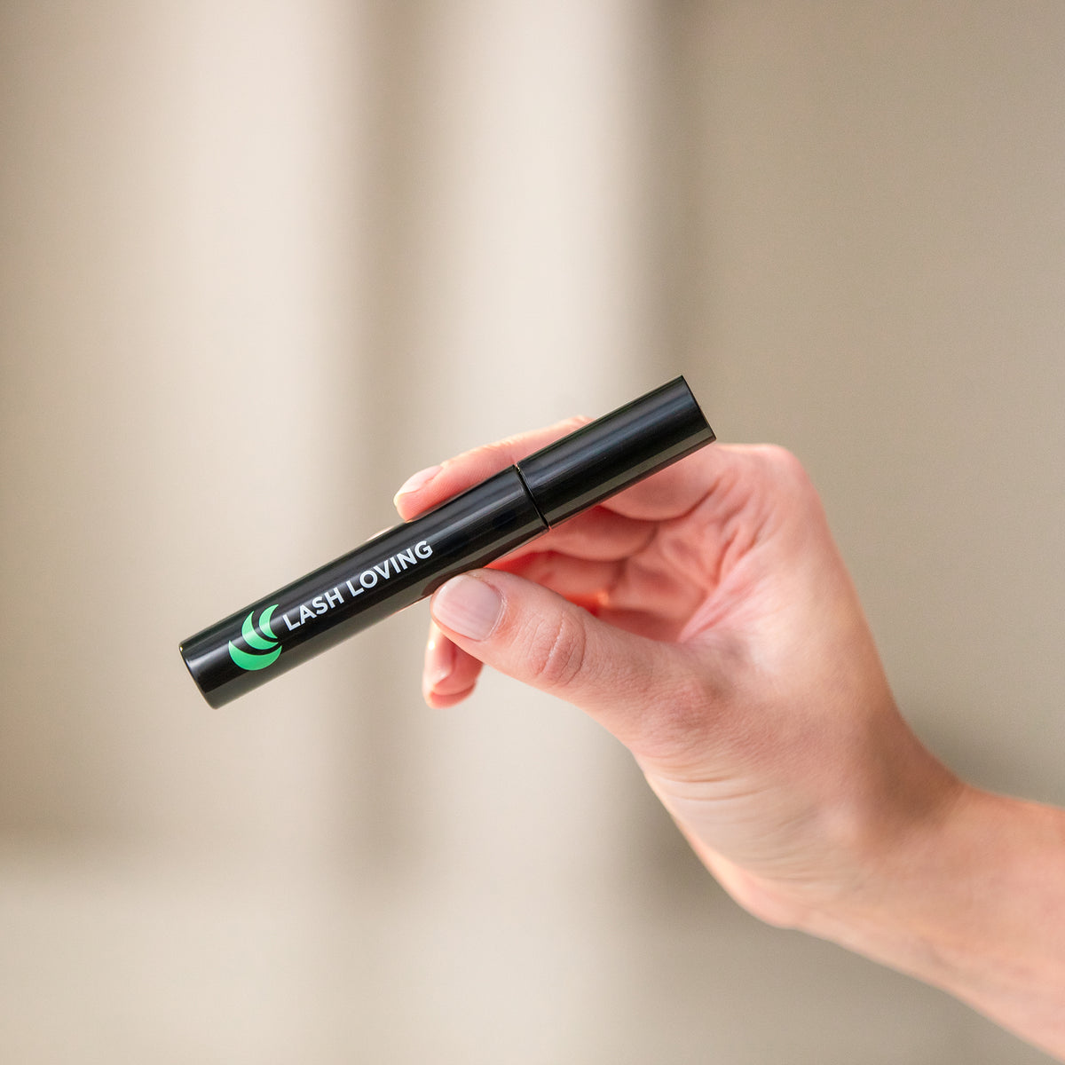 Mascara volume et soins Lash Loving